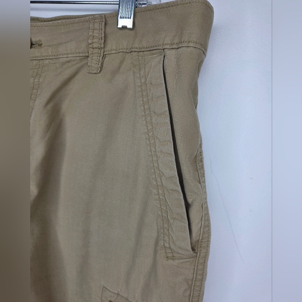 Eddie Bauer Size 33 Men's Khaki Cargo Shorts 100% Cotton - Picture 3 of 8